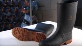 国产男款雨靴测评视频,防水舒适,性价比之选-第2张图片-亚洲高清影视网 国产男款雨靴测评视频,防水舒适,性价比之选-第2张图片-亚洲高清影视网