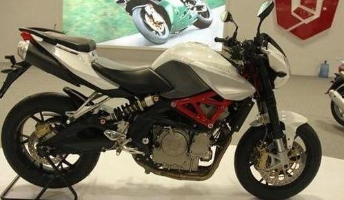 国产119四缸街车视频,动力强劲，操控卓越-第1张图片-亚洲高清影视网